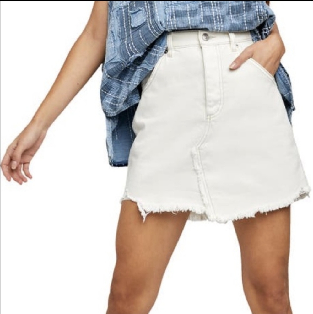 Free People Coconut Off-White Raw Hem Denim Mini Skirt size 24 NWT